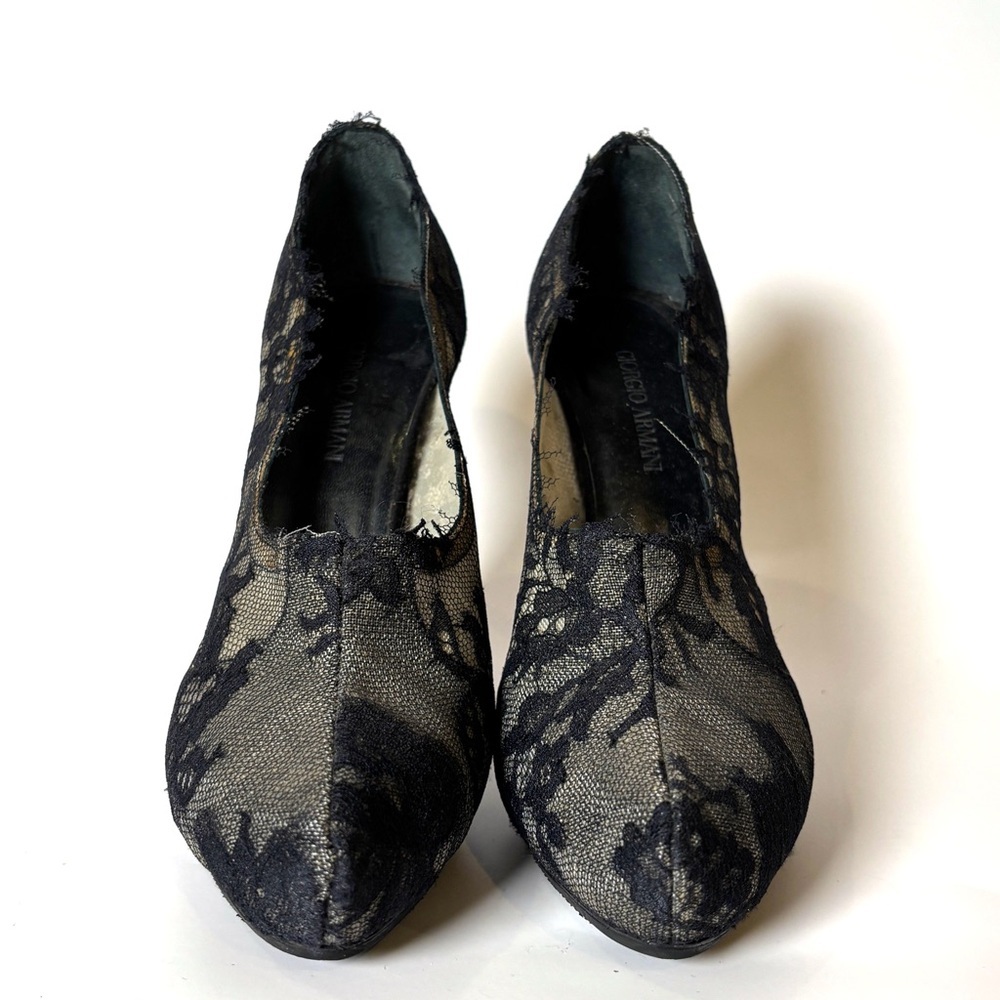 Giorgio Armani Vintage Lace Pumps size 35
